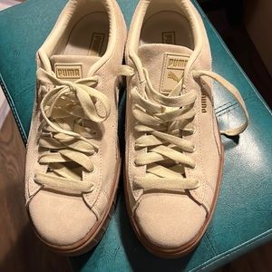 Puma platforms suede sneakers size 10 womens